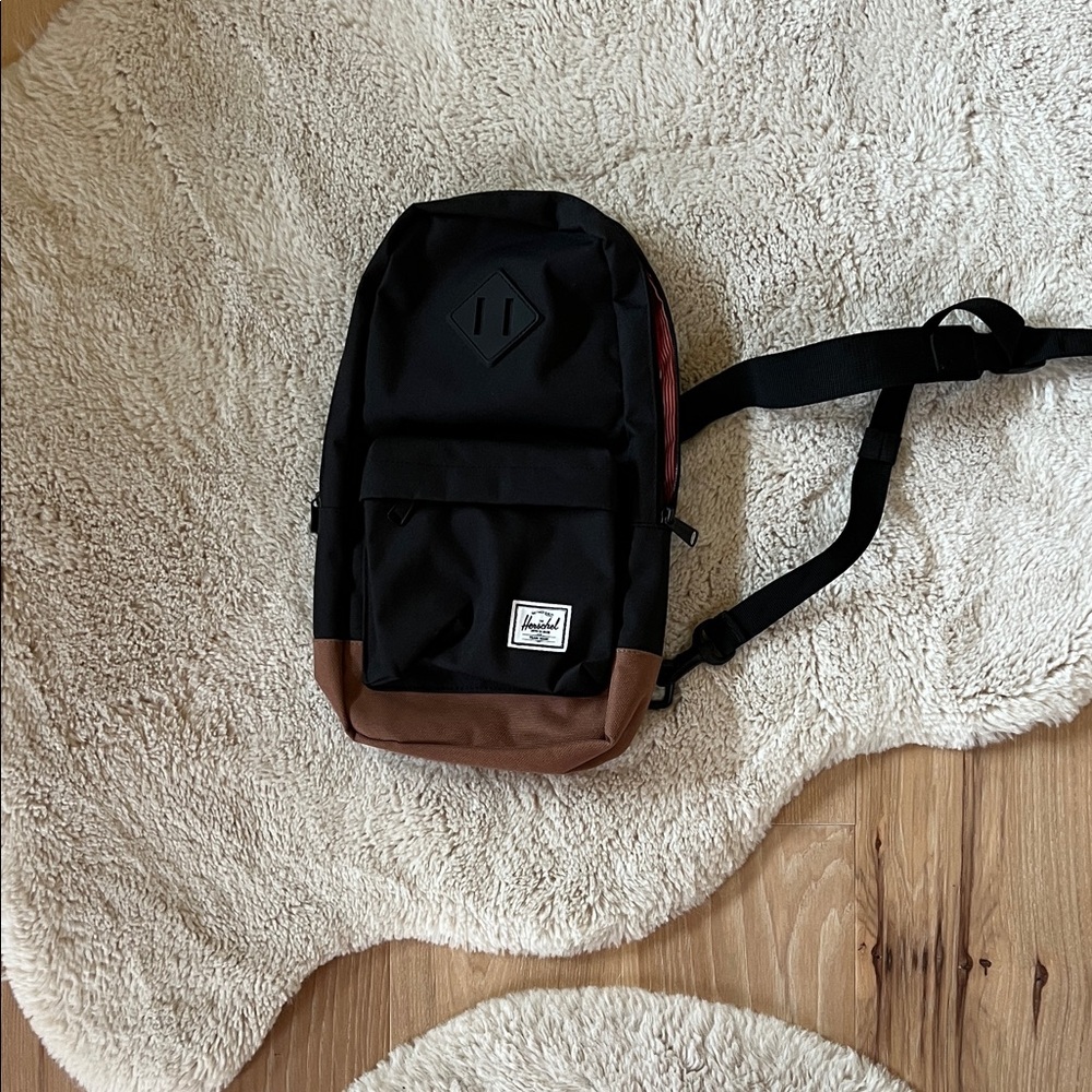 Herschel Supply Company Black and Brown crossbody 🎒